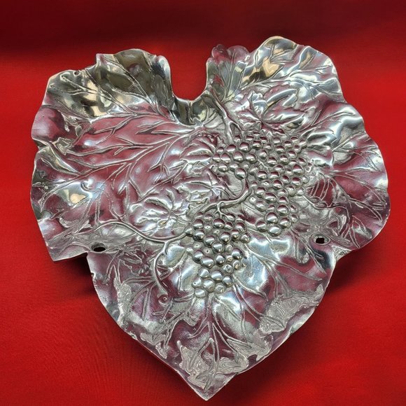 Vintage Grape Leaf Silver Tone Wall Hanging Decor - Picture 12 of 13
